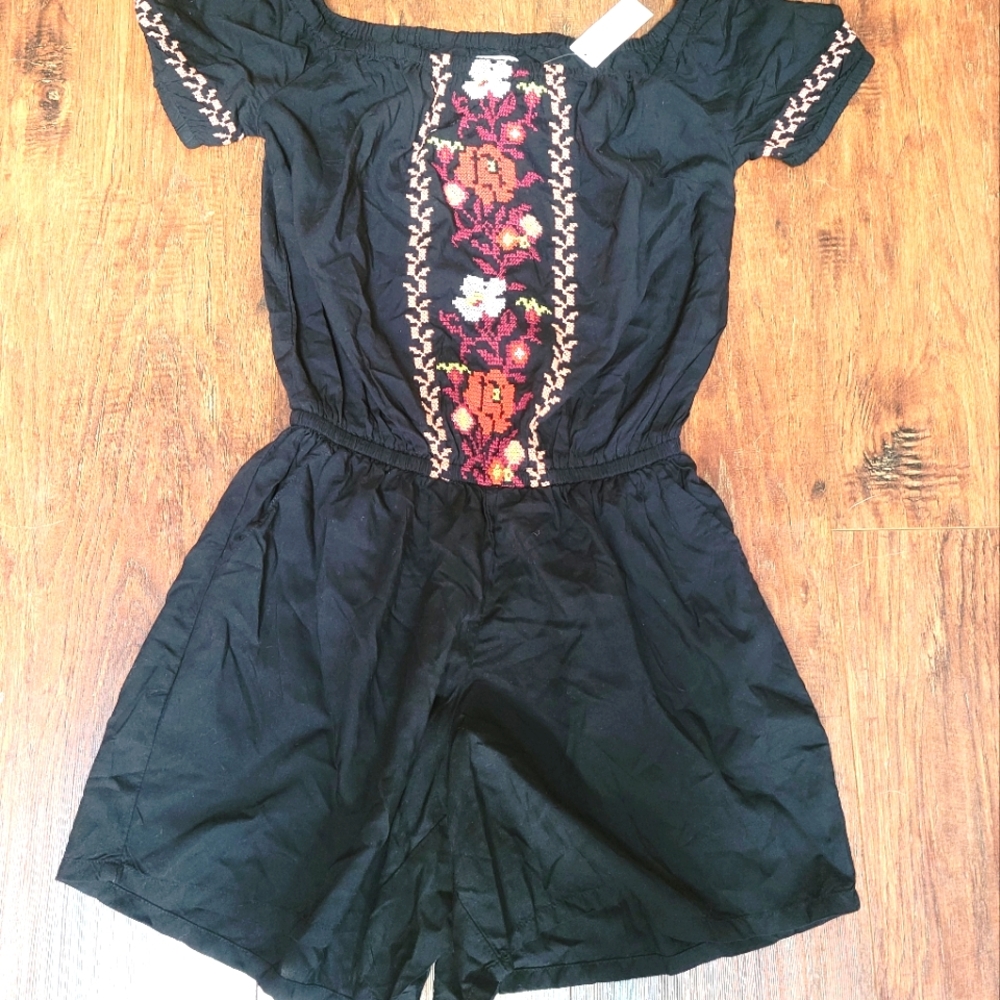 NWT Old Navy petite XS black romper